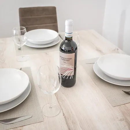 Linate-m4 - Near Metro With Free Wifi & Netflix Milaan